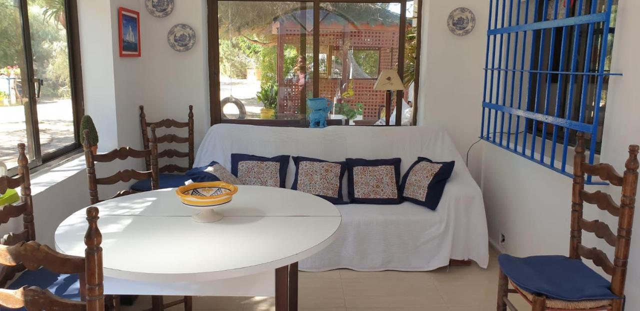 En Finca Las Dunas Dos Chalets Con Jacuzzis En Primera Linea De Playa , Uno De 4 Dormitorios Y Otro De 2 Dormitorios, Llama Al Seiscientos Veintisiete Cuatrocientos Diecisiete Trescientos Noventa Y Ocho Rota Dış mekan fotoğraf