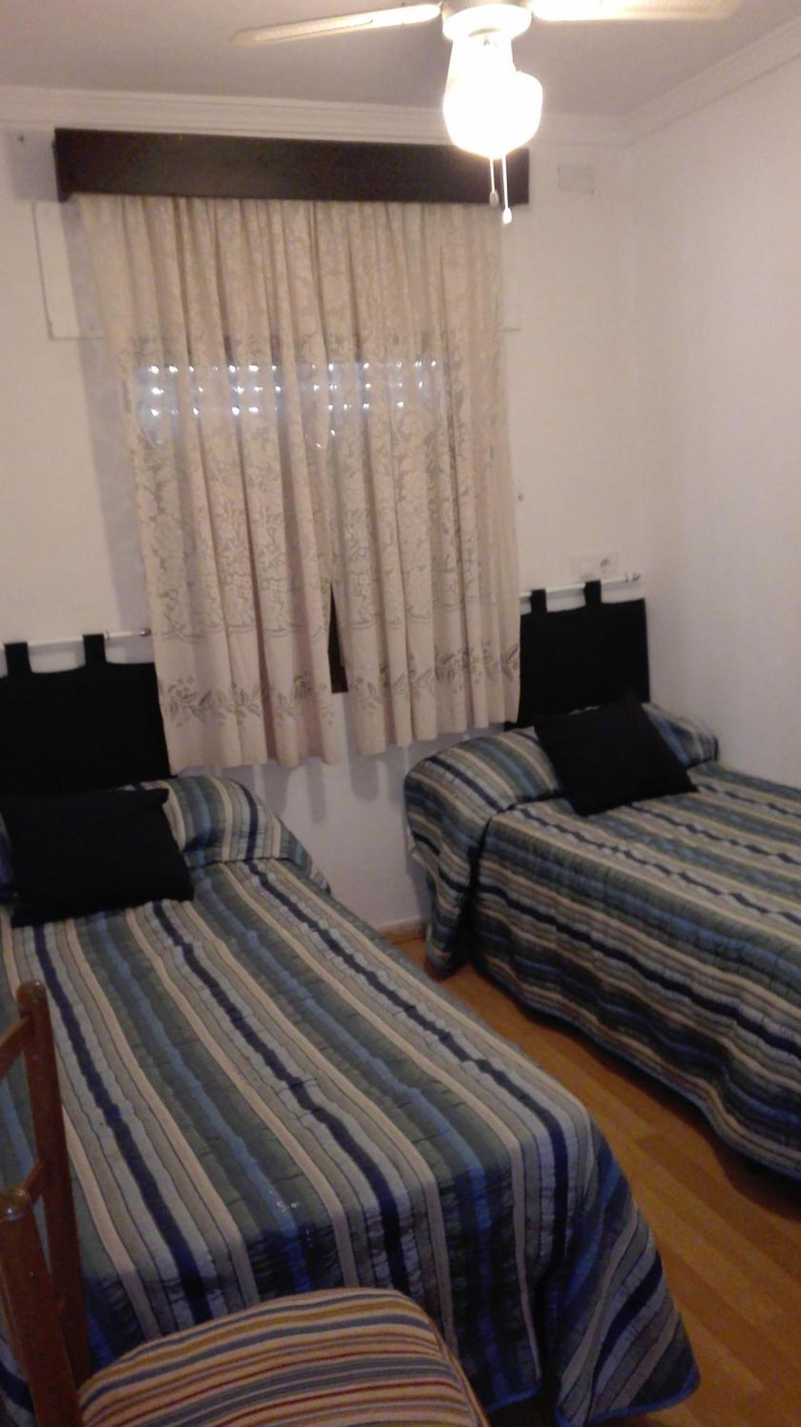 En Finca Las Dunas Dos Chalets Con Jacuzzis En Primera Linea De Playa , Uno De 4 Dormitorios Y Otro De 2 Dormitorios, Llama Al Seiscientos Veintisiete Cuatrocientos Diecisiete Trescientos Noventa Y Ocho Rota Dış mekan fotoğraf