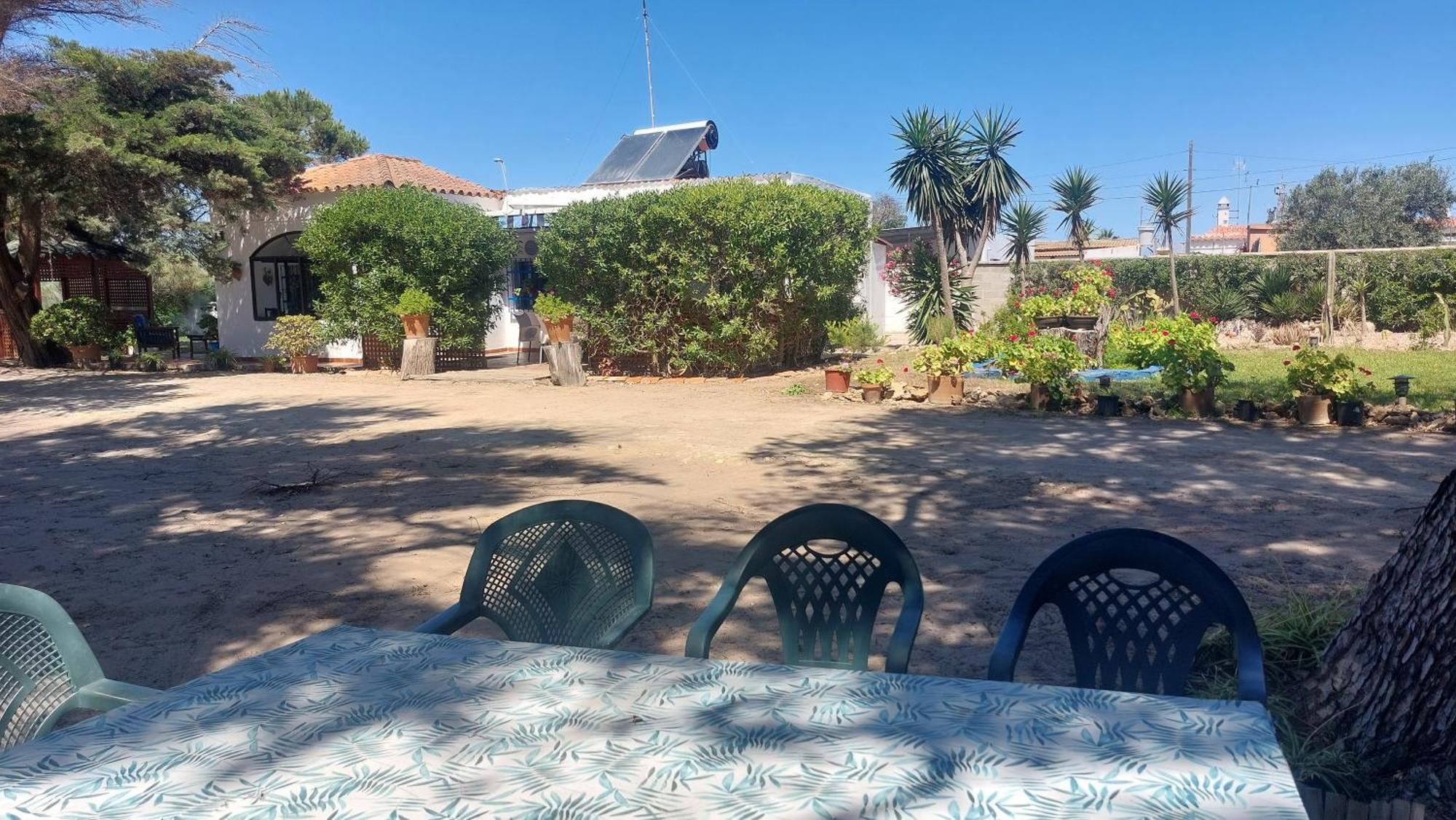 En Finca Las Dunas Dos Chalets Con Jacuzzis En Primera Linea De Playa , Uno De 4 Dormitorios Y Otro De 2 Dormitorios, Llama Al Seiscientos Veintisiete Cuatrocientos Diecisiete Trescientos Noventa Y Ocho Rota Dış mekan fotoğraf